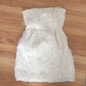 Adorable strapless dress